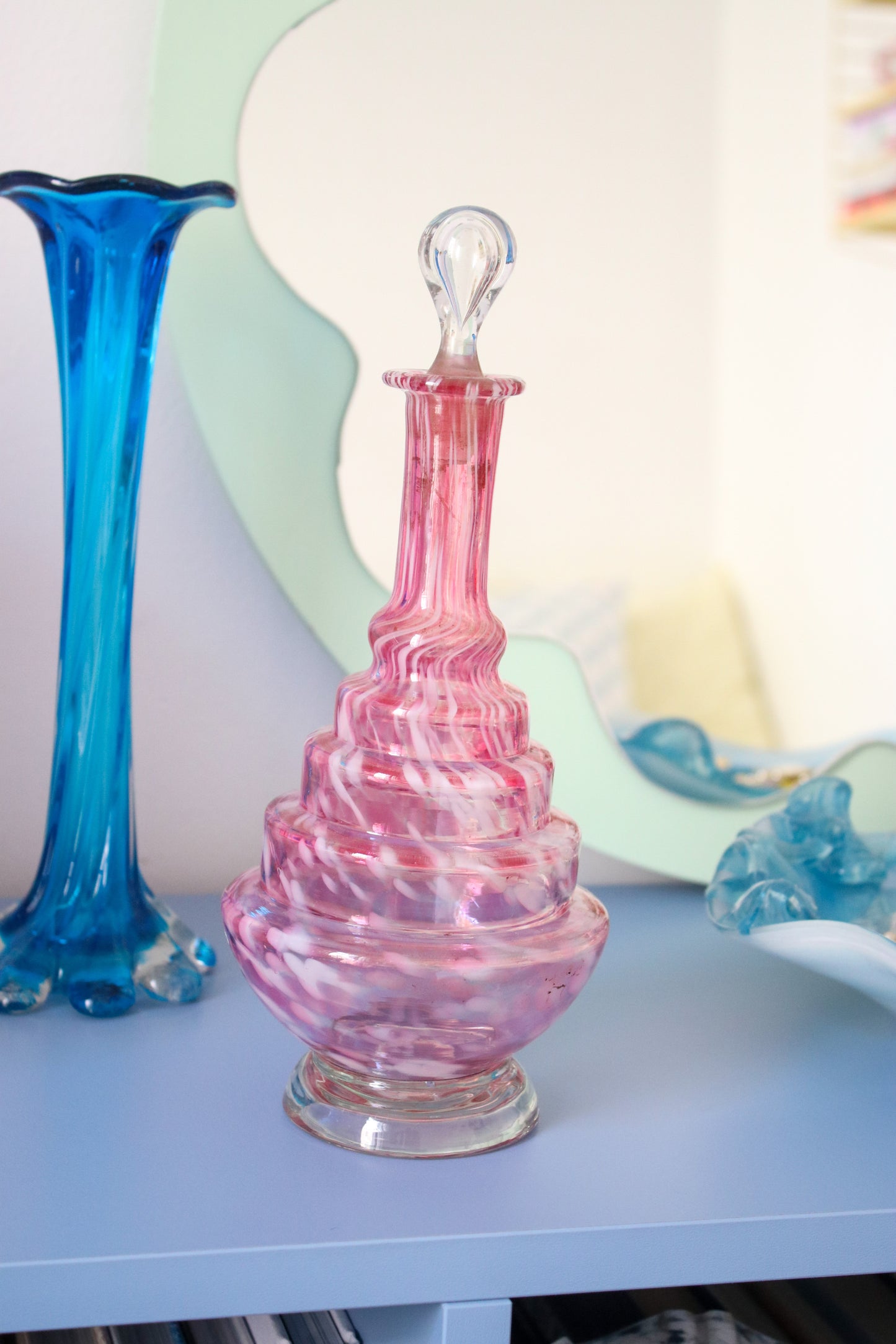 Vase de Clichy moucheté rose et blanc
