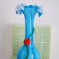 Vase bleu Murano tulipe rouge