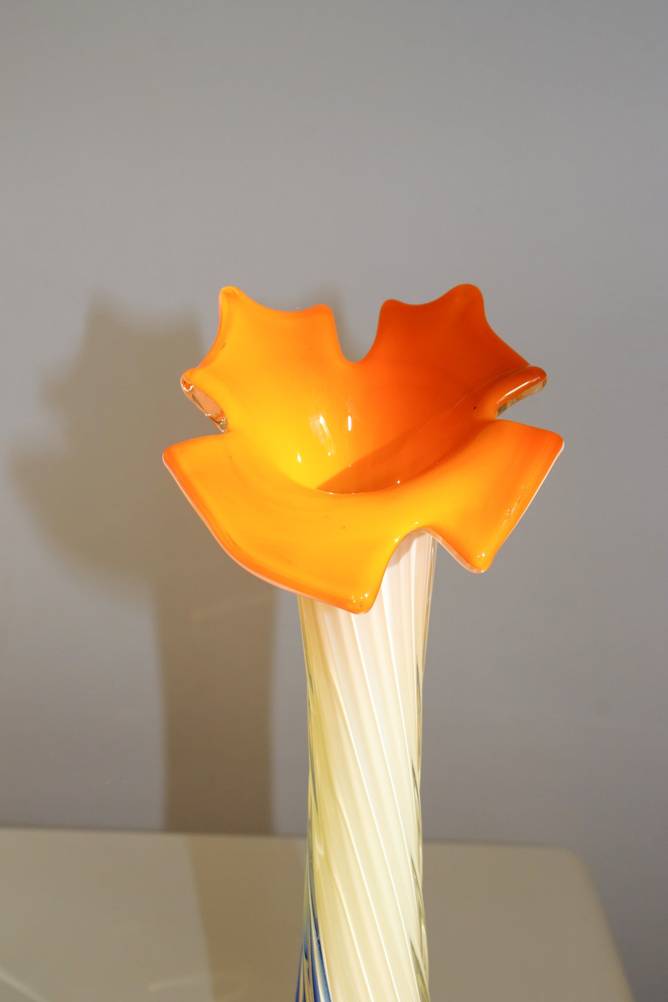 Long vase feuille orange
