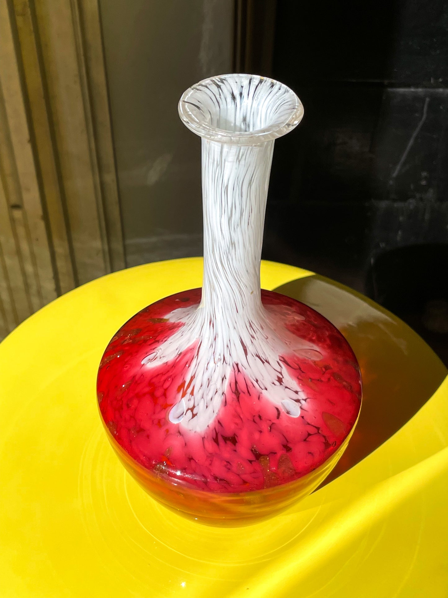 Vase de Clichy moucheté rose et blanc pailleté