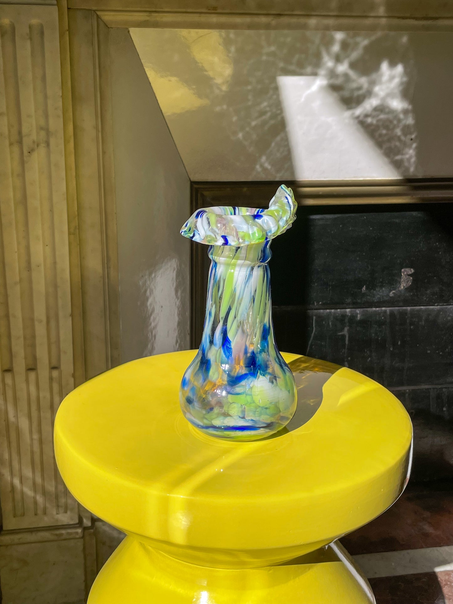 Vase de Clichy moucheté bleu et jaune