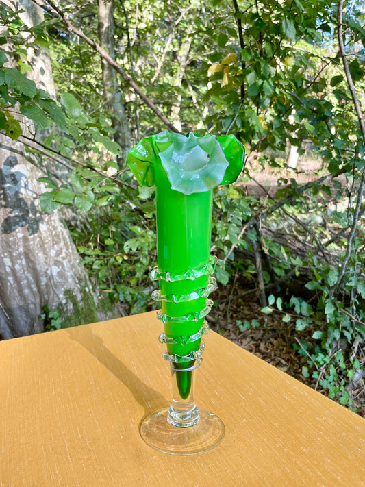 Vase spirale vert